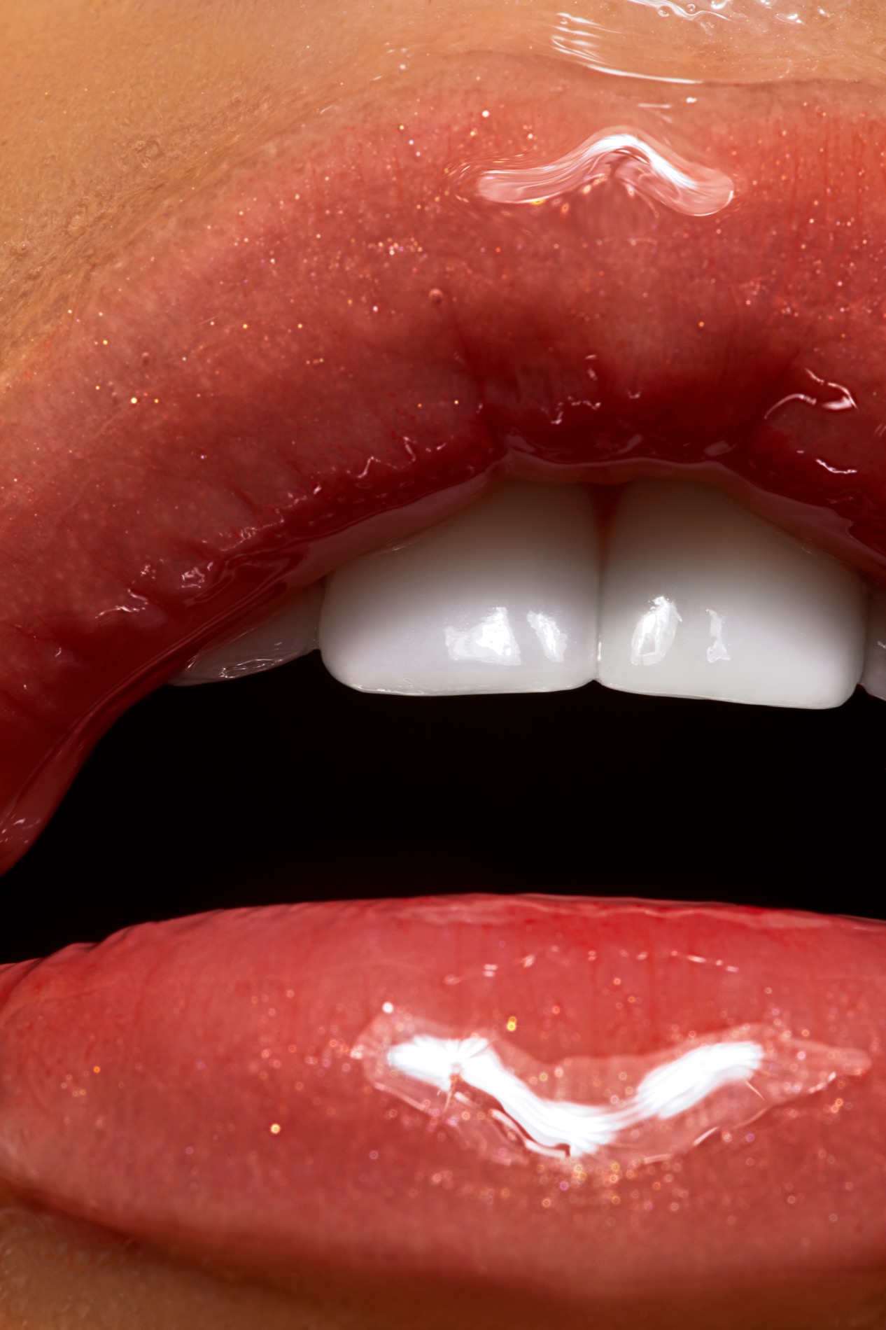 Beauty macro, glossy red lips